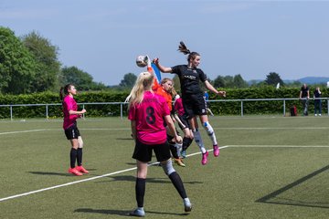 Bild 203 - B-Juniorinnen Pokalfinale SV Henstedt Ulzburg - SG Holstein Sued : 2:0